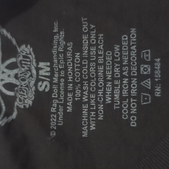 FOREVER 21 Aerosmith 1977 Rock Tour Graphic Tee ~ NWOT - Picture 7 of 9